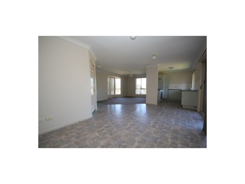 33 Highridge Rd, Springfield QLD 4300