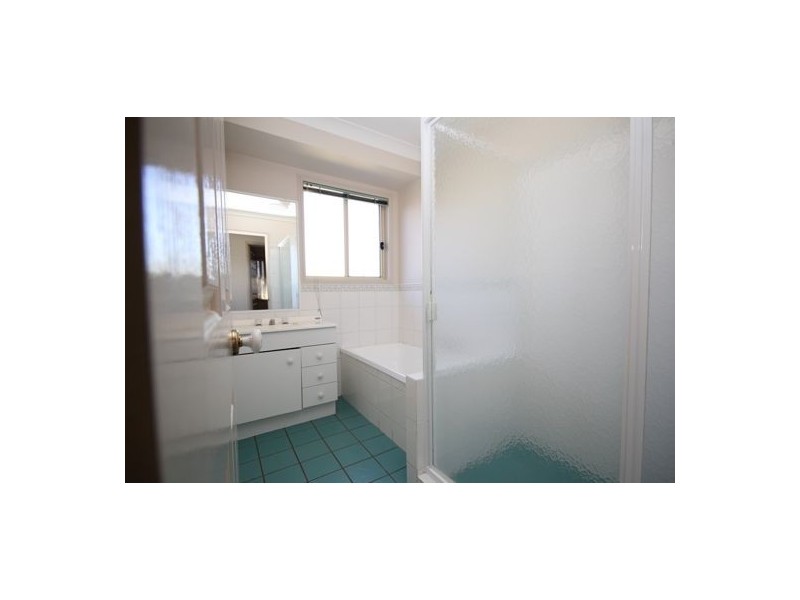 33 Highridge Rd, Springfield QLD 4300