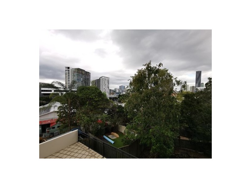 10 / 451 Gregory Terrace, Spring Hill QLD 4000