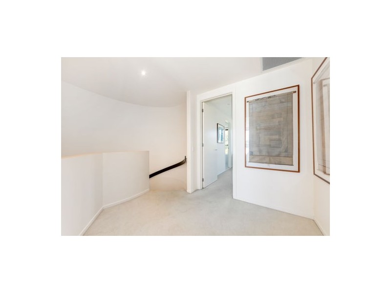 6 Theatre Drive, Benowa QLD 4217