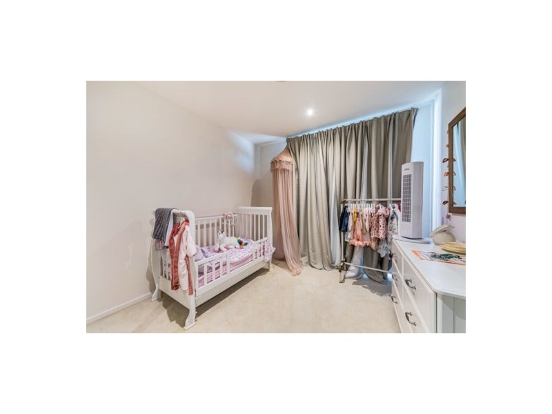 6 Theatre Drive, Benowa QLD 4217