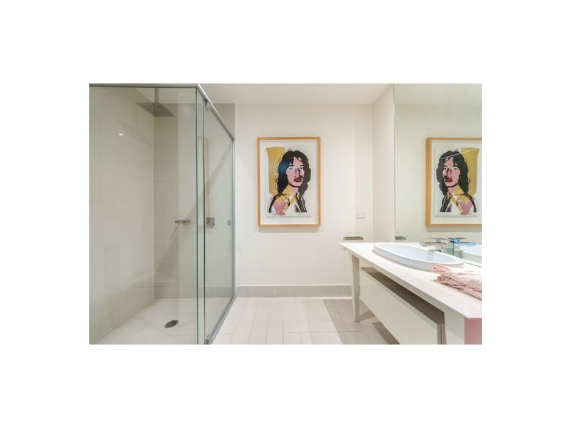 6 Theatre Drive, Benowa QLD 4217