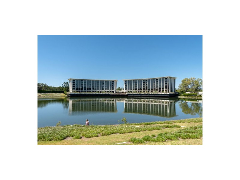 6 Theatre Drive, Benowa QLD 4217