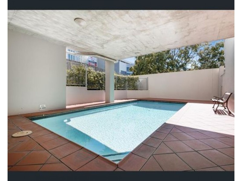 28 Belgrave Road, Indooroopilly QLD 4068