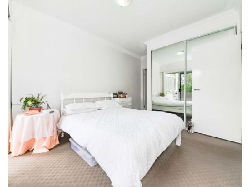 28 Belgrave Road, Indooroopilly QLD 4068