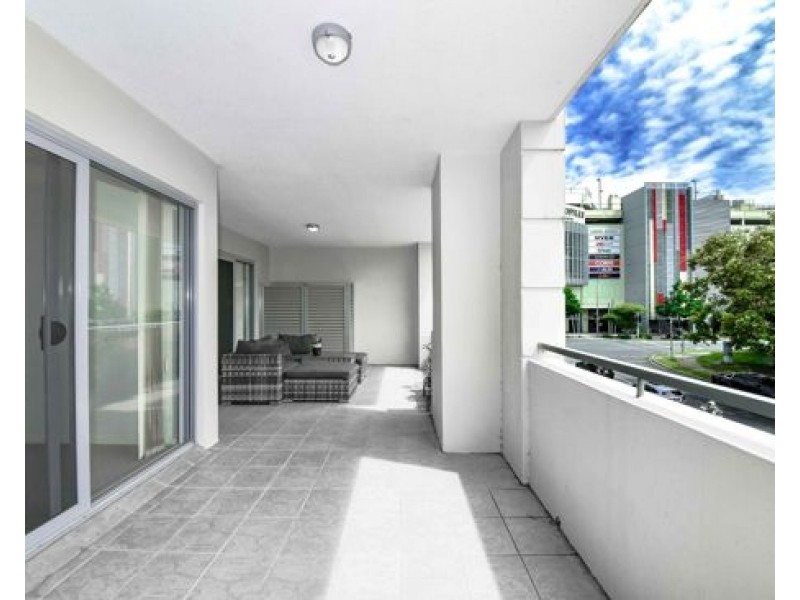 28 Belgrave Road, Indooroopilly QLD 4068