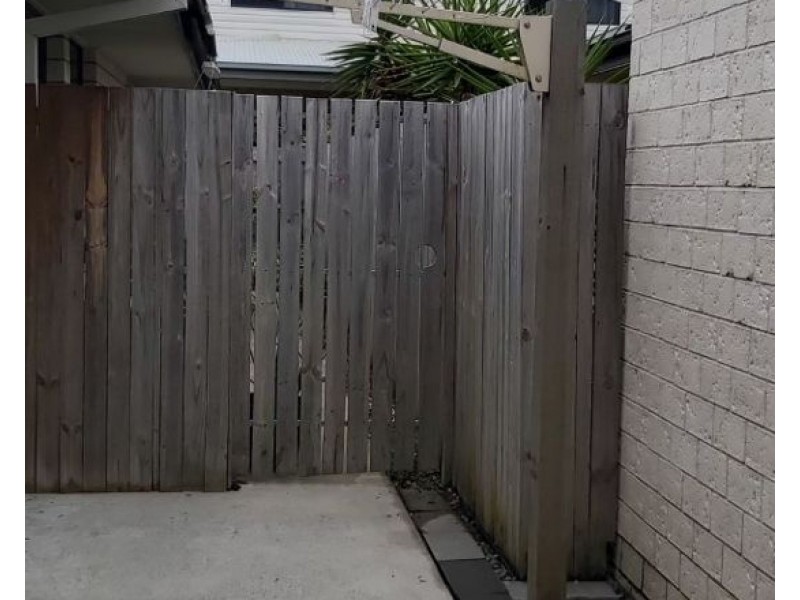 1 33 South Quarter Drive, Loganlea QLD 4131