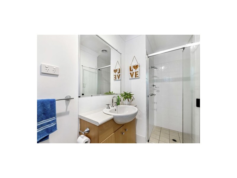 4/18 Geraldton Drive, Varsity Lakes QLD 4227