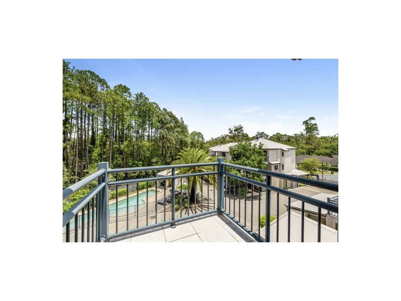 4/18 Geraldton Drive, Varsity Lakes QLD 4227