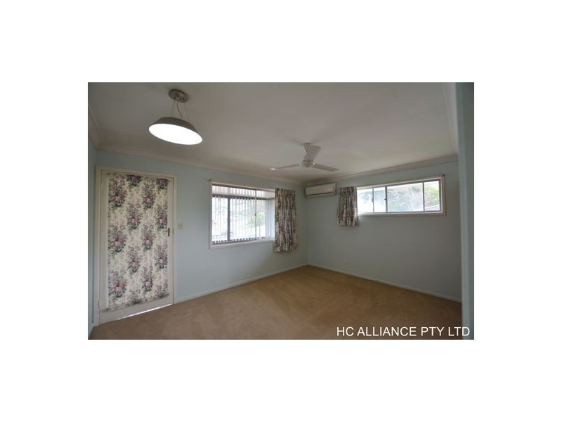 185 MT GRAVATT-CAPALABA RD, Wishart QLD 4122