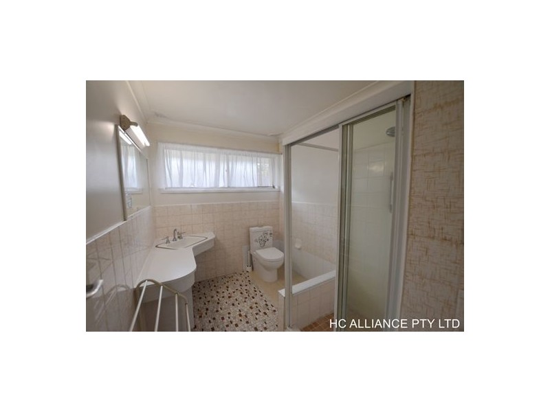 185 MT GRAVATT-CAPALABA RD, Wishart QLD 4122