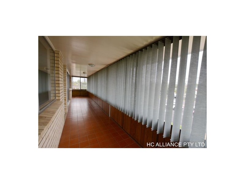 185 MT GRAVATT-CAPALABA RD, Wishart QLD 4122