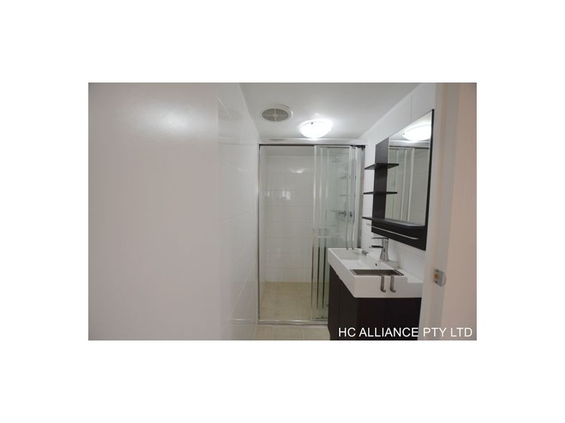 185 MT GRAVATT-CAPALABA RD, Wishart QLD 4122