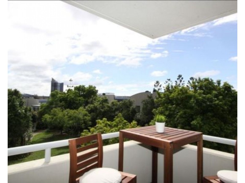 13 1 Arbour Ave, Robina QLD 4226