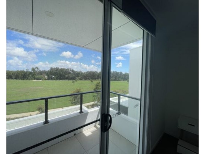 122 Florabella Drive, Robina QLD 4226