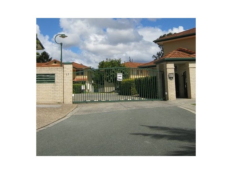 17 Douma Drive, Mudgeeraba QLD 4213