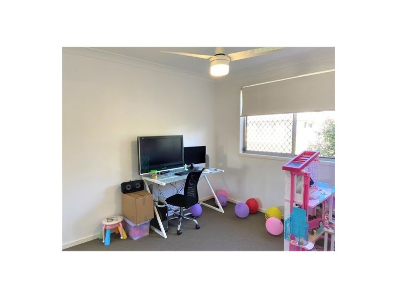 15 Redondo ST, Ningi QLD 4511
