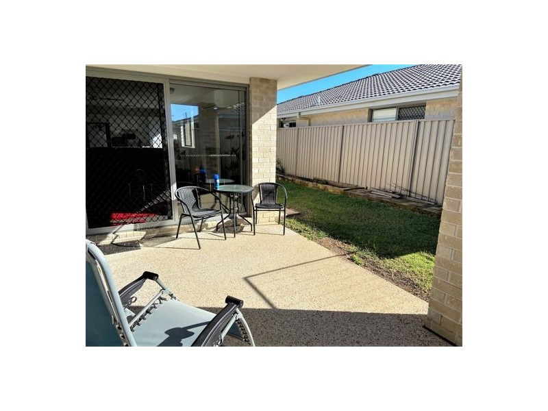 15 Redondo ST, Ningi QLD 4511