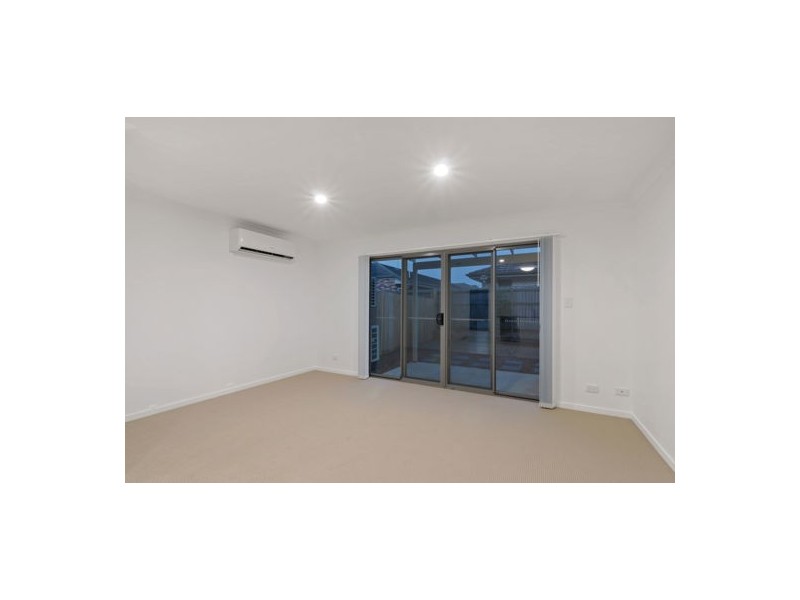 18/11 Thistledome Street, Morayfield QLD 4506