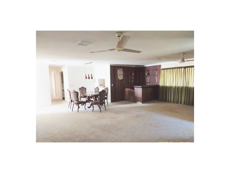 3 yale street, Robertson QLD 4109