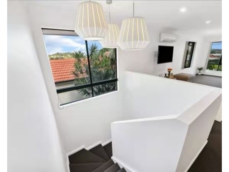 38 GREENMOUNT AVENUE, Holland Park QLD 4121