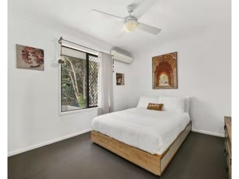 38 GREENMOUNT AVENUE, Holland Park QLD 4121