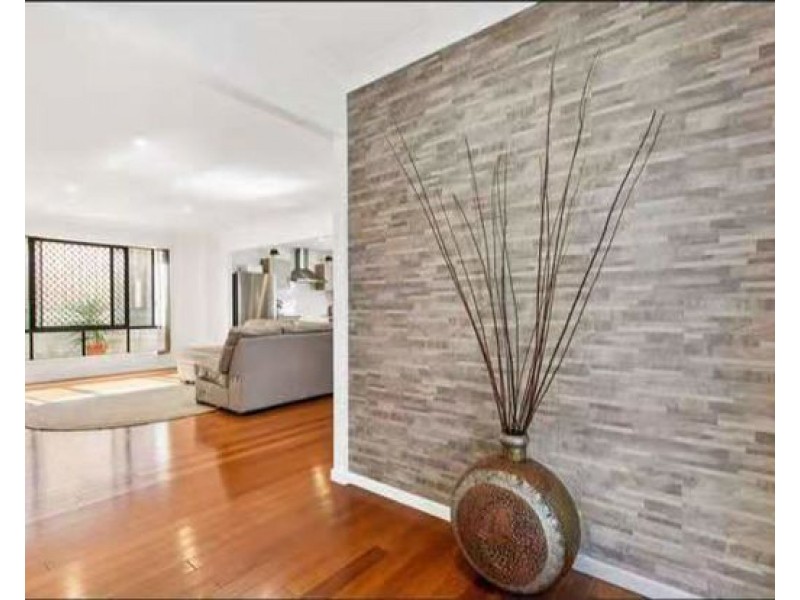 38 GREENMOUNT AVENUE, Holland Park QLD 4121