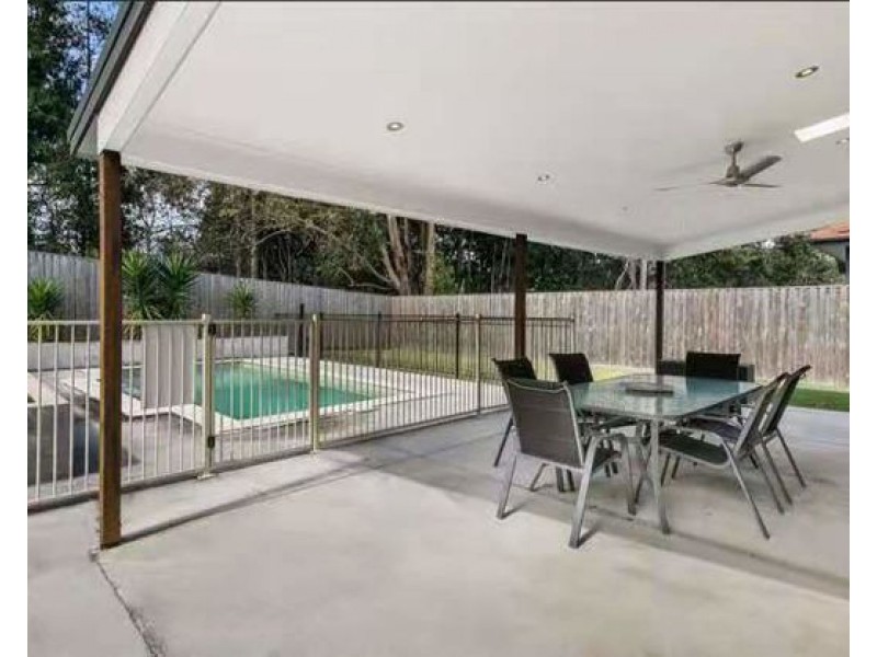 38 GREENMOUNT AVENUE, Holland Park QLD 4121