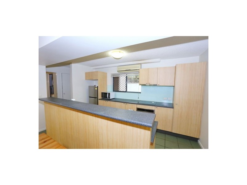 22/7 Lansborough tce, Toowong QLD 4066