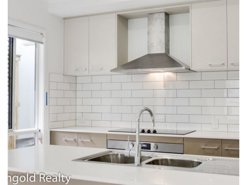 24 Atlantic Place, Pallara QLD 4110