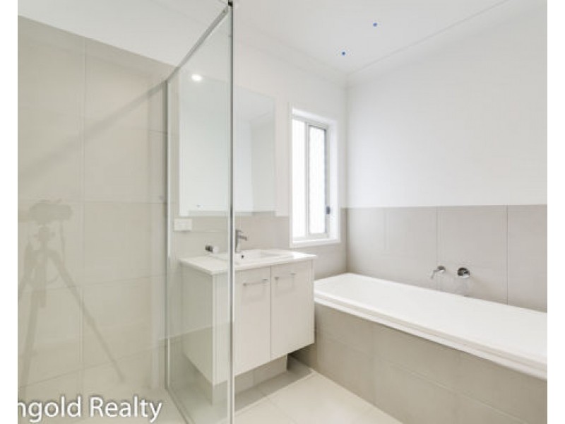 24 Atlantic Place, Pallara QLD 4110