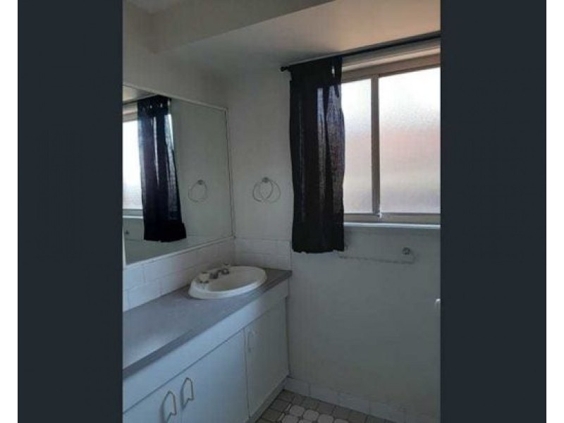 4 – 2 Rosegum Place, Redbank Plains QLD 4301