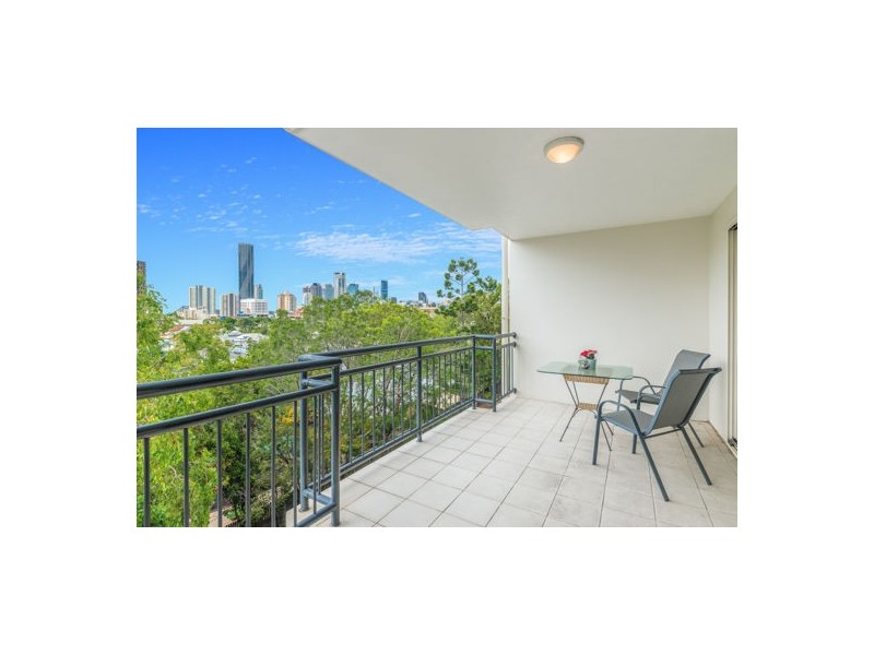 16 / 451 Gregory Terrace, Spring Hill QLD 4000