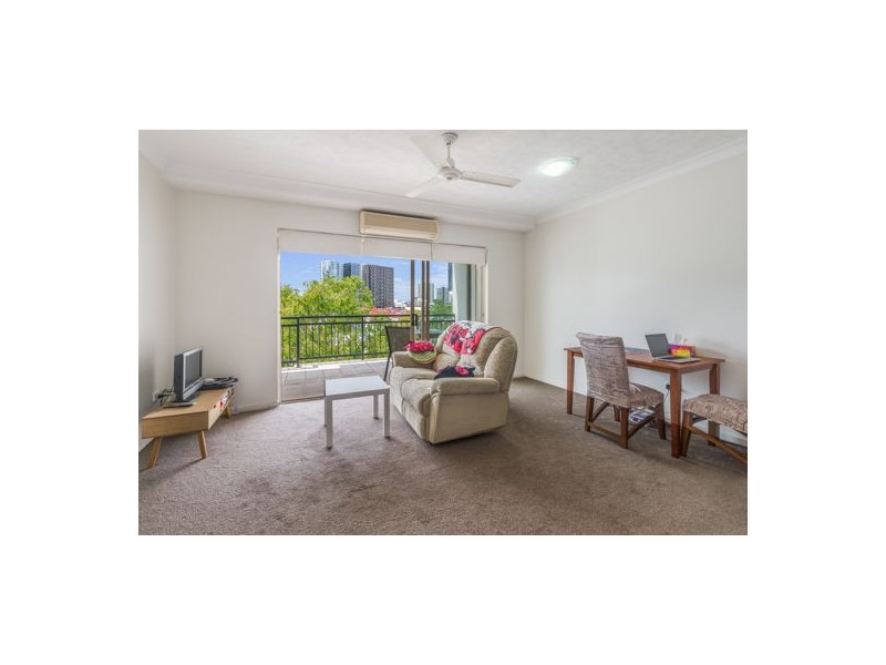 16 / 451 Gregory Terrace, Spring Hill QLD 4000