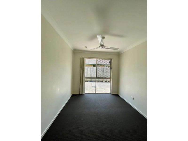 1/8 Rosegum Pl, Redbank Plains QLD 4301