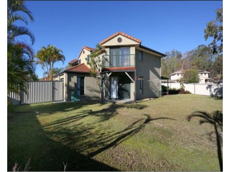 2/184 Greenacre Drive, Arundel QLD 4214