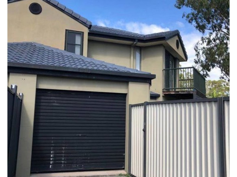 2/184 Greenacre Drive, Arundel QLD 4214