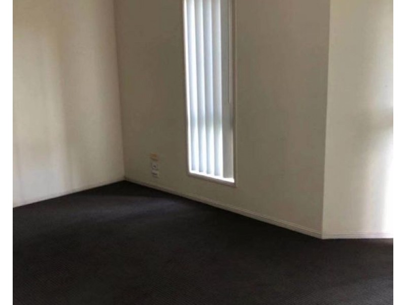 2/184 Greenacre Drive, Arundel QLD 4214