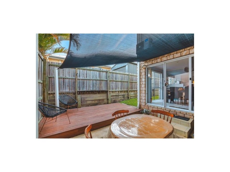 2/2 Redstart Street, Upper Coomera QLD 4209