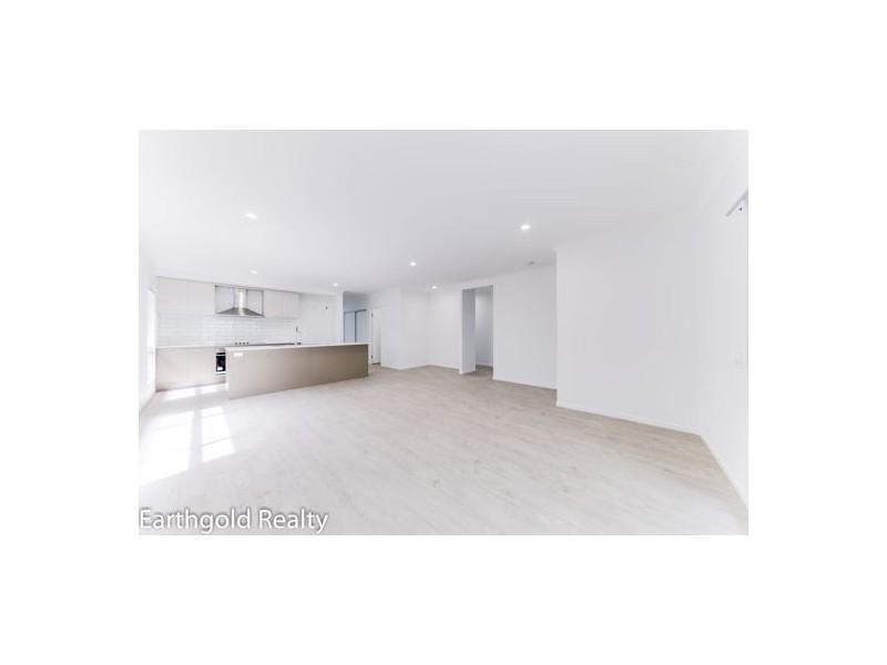 24 Atlantic Place, Pallara QLD 4110