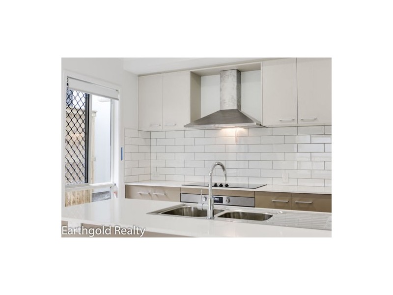 24 Atlantic Place, Pallara QLD 4110