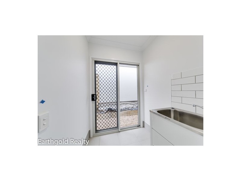 24 Atlantic Place, Pallara QLD 4110