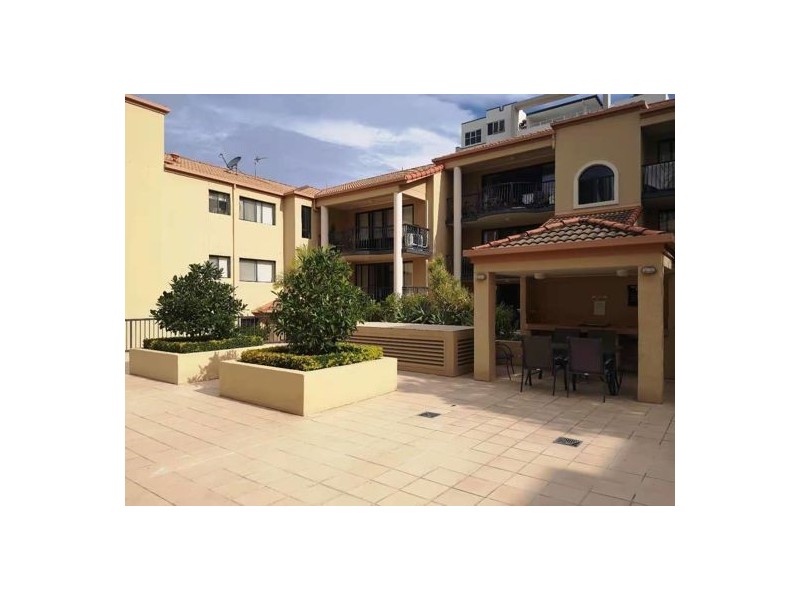 UNIT 17 16-26 WAVERLEY STREET, Southport QLD 4215