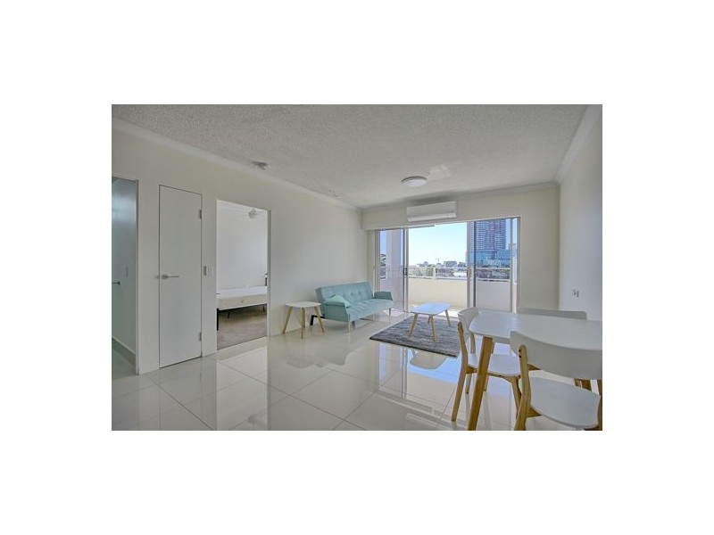 607/8 Waverley Street, Southport QLD 4215