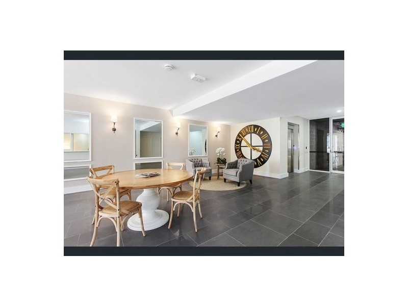 607/8 Waverley Street, Southport QLD 4215