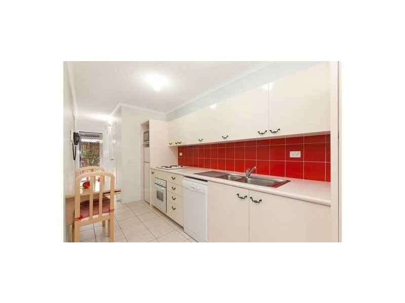2 Waverley Road, Taringa QLD 4068