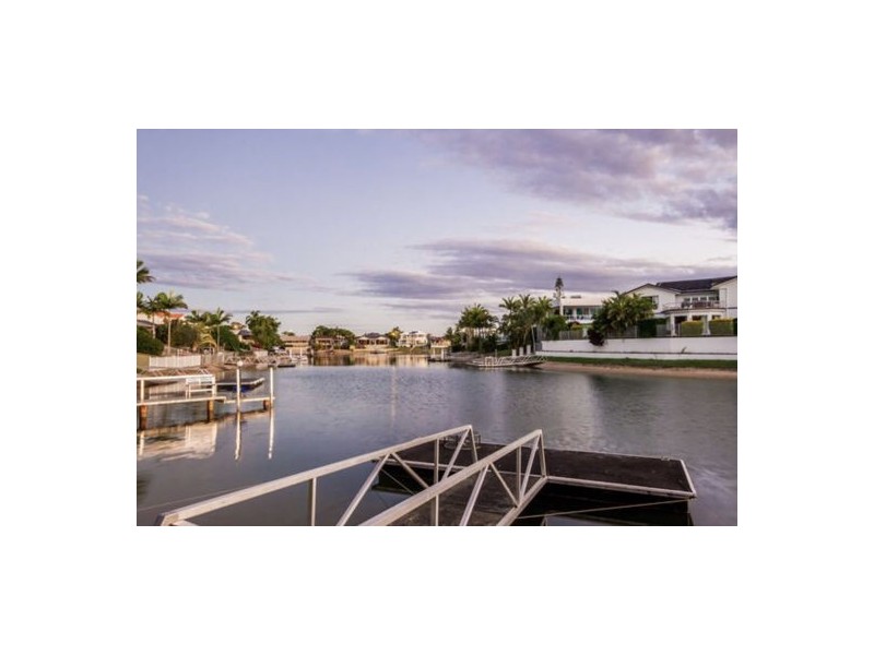 6 Cessnock Close, Mermaid Waters QLD 4218