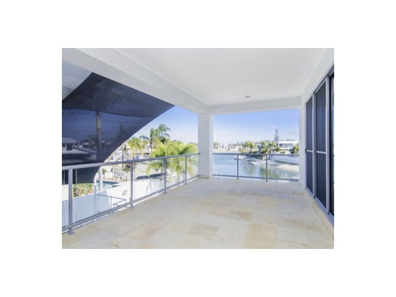 6 Cessnock Close, Mermaid Waters QLD 4218