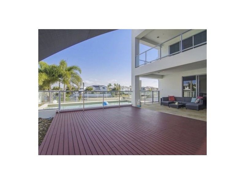 6 Cessnock Close, Mermaid Waters QLD 4218