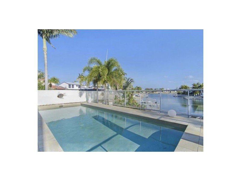 6 Cessnock Close, Mermaid Waters QLD 4218